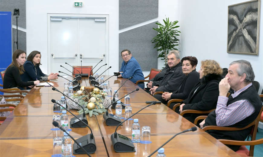 Novi sindikat prozvao Vladu RH radi neisplata plaće radnicama Revije i radnicima Plobesta